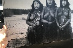 individuales ecocuero foto de 3 mujeres selknam