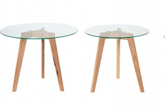 arriendo de mesas de centro con cubierta vidrio templado paras de madera para ferias eventos etc.