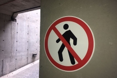 letreros señalética emplacada en MDF no transitar