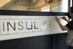logo-troquelado-duster-blanco