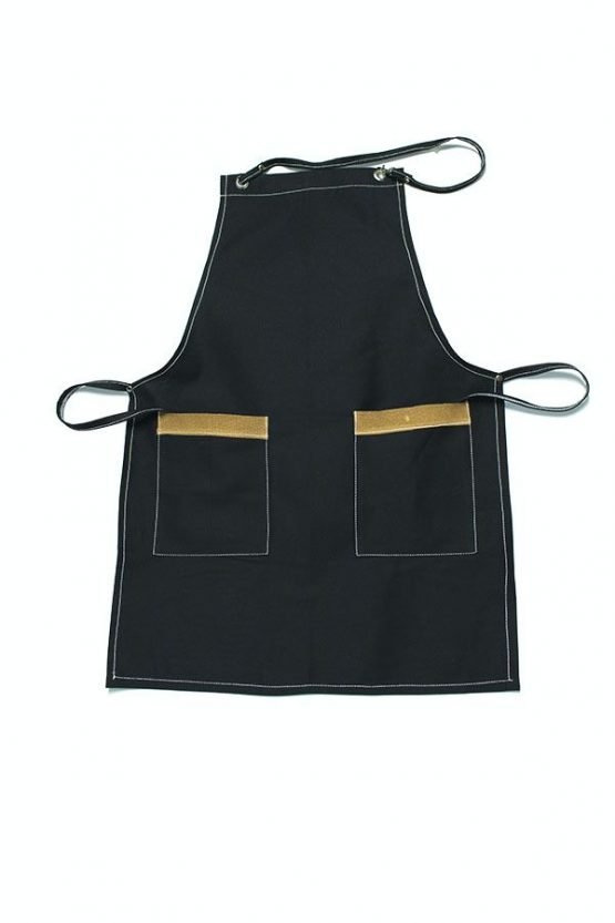 pechera de gabardina negra con 2 bolsillos con aplicación de cuero