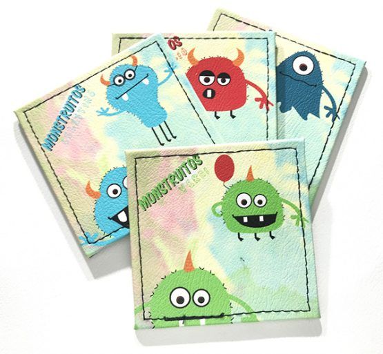 pack de 4 unidades de posavasos monstruitos con diseños variados