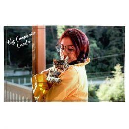 Pack de individuales de ecocuero personalizado con foto de mujer y su mascota gato bebe con dedicatoria de feliz cumpleaños